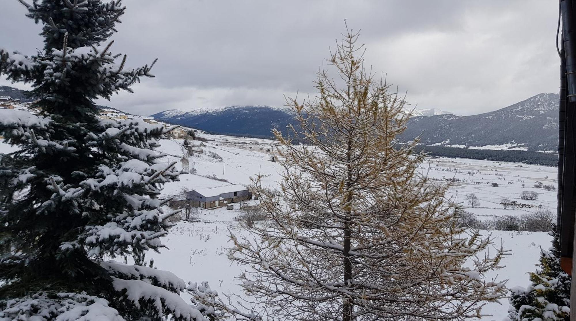 Chalet Pres Des Pistes Avec Vue Panoramique Les Angles  Εξωτερικό φωτογραφία