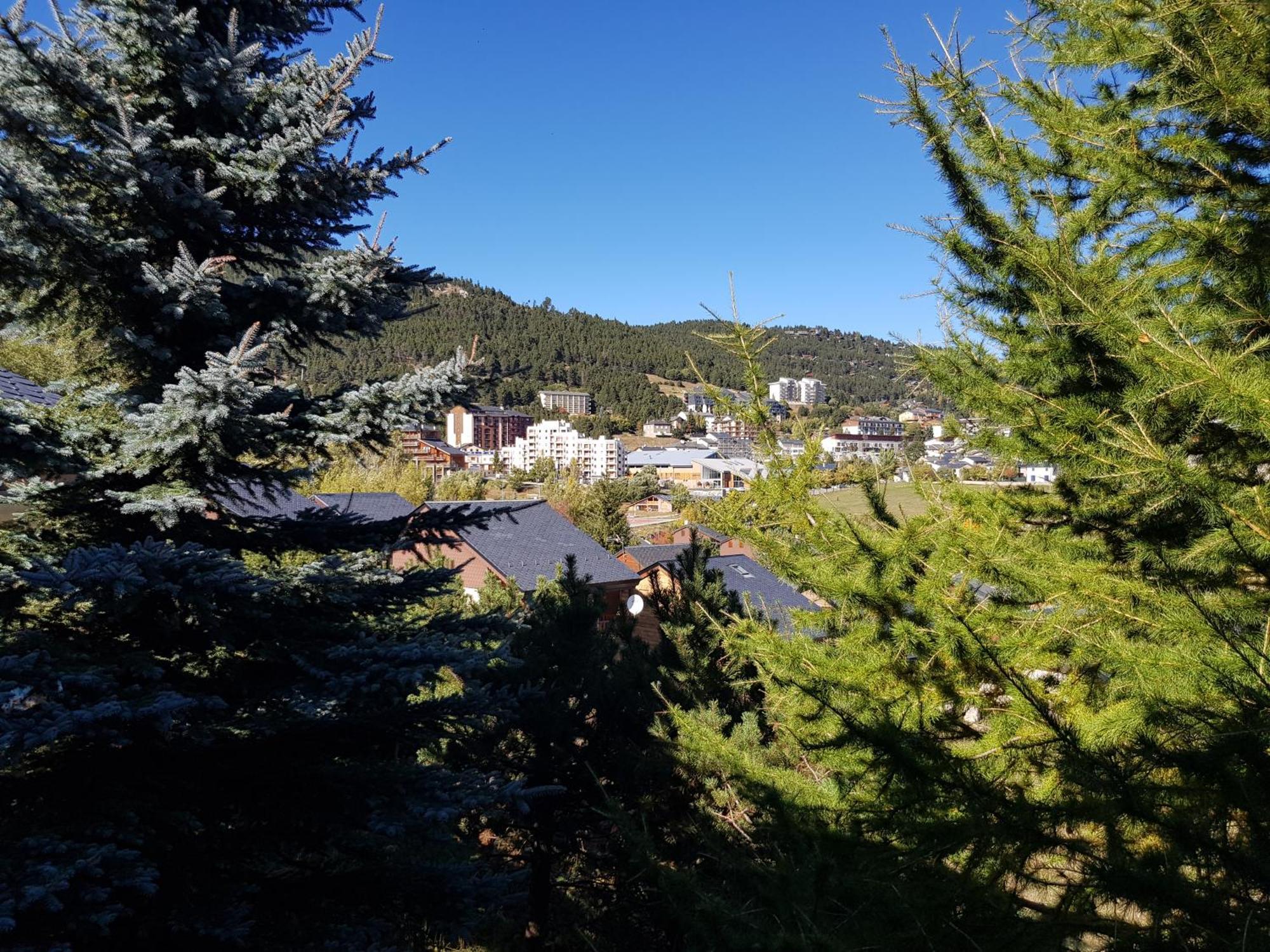 Chalet Pres Des Pistes Avec Vue Panoramique Les Angles  Εξωτερικό φωτογραφία