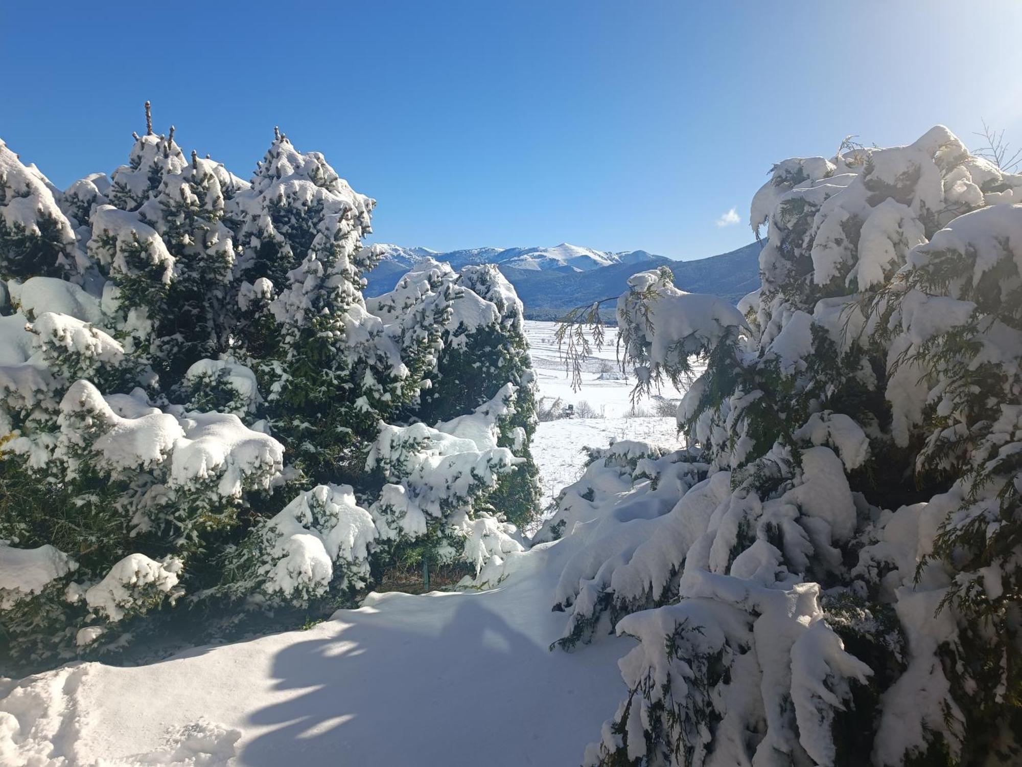 Chalet Pres Des Pistes Avec Vue Panoramique Les Angles  Εξωτερικό φωτογραφία