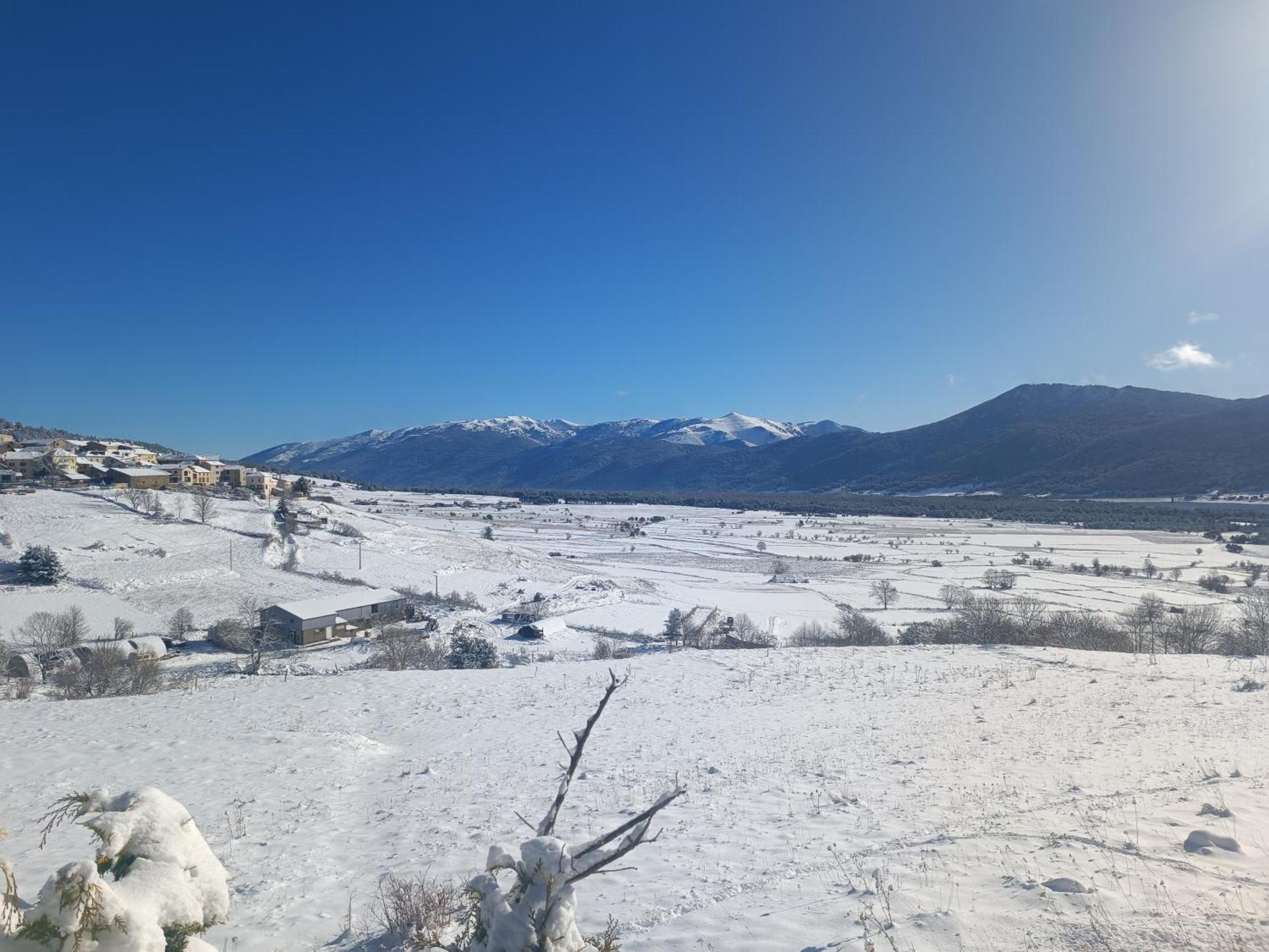 Chalet Pres Des Pistes Avec Vue Panoramique Les Angles  Εξωτερικό φωτογραφία