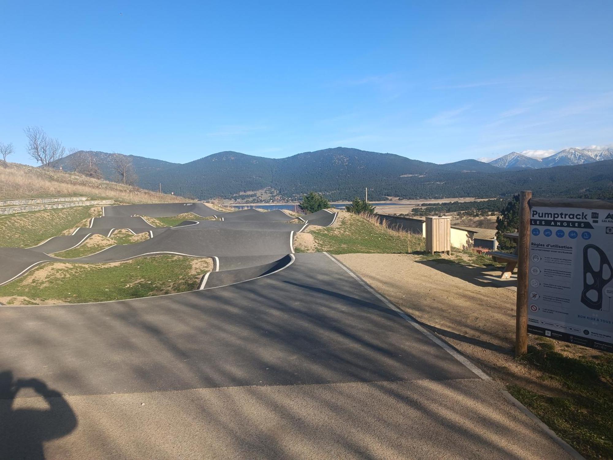 Chalet Pres Des Pistes Avec Vue Panoramique Les Angles  Εξωτερικό φωτογραφία